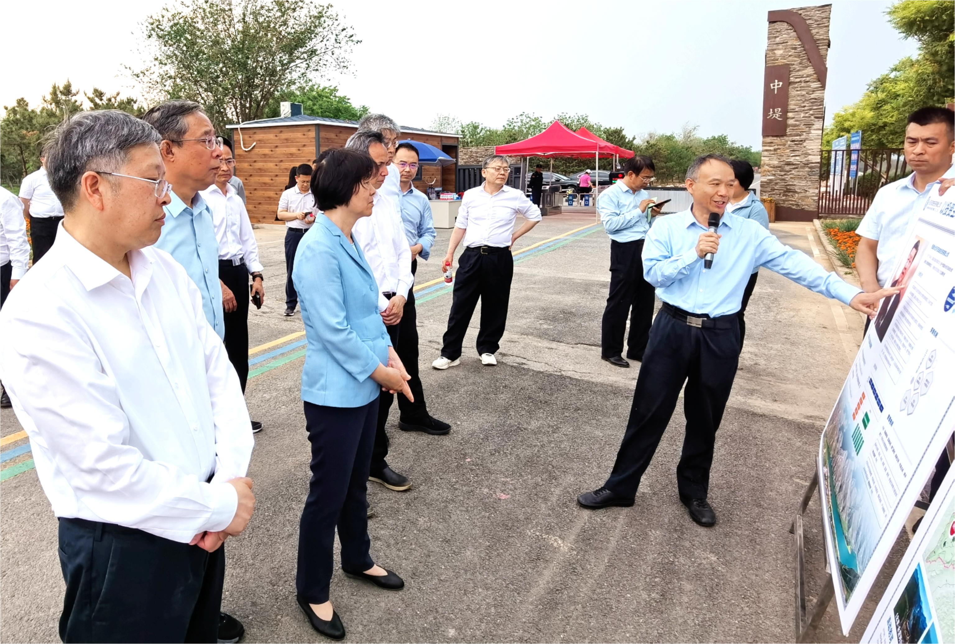 全國政協副主席沈躍躍調研永定河北京段綜合治理與生態修復工作