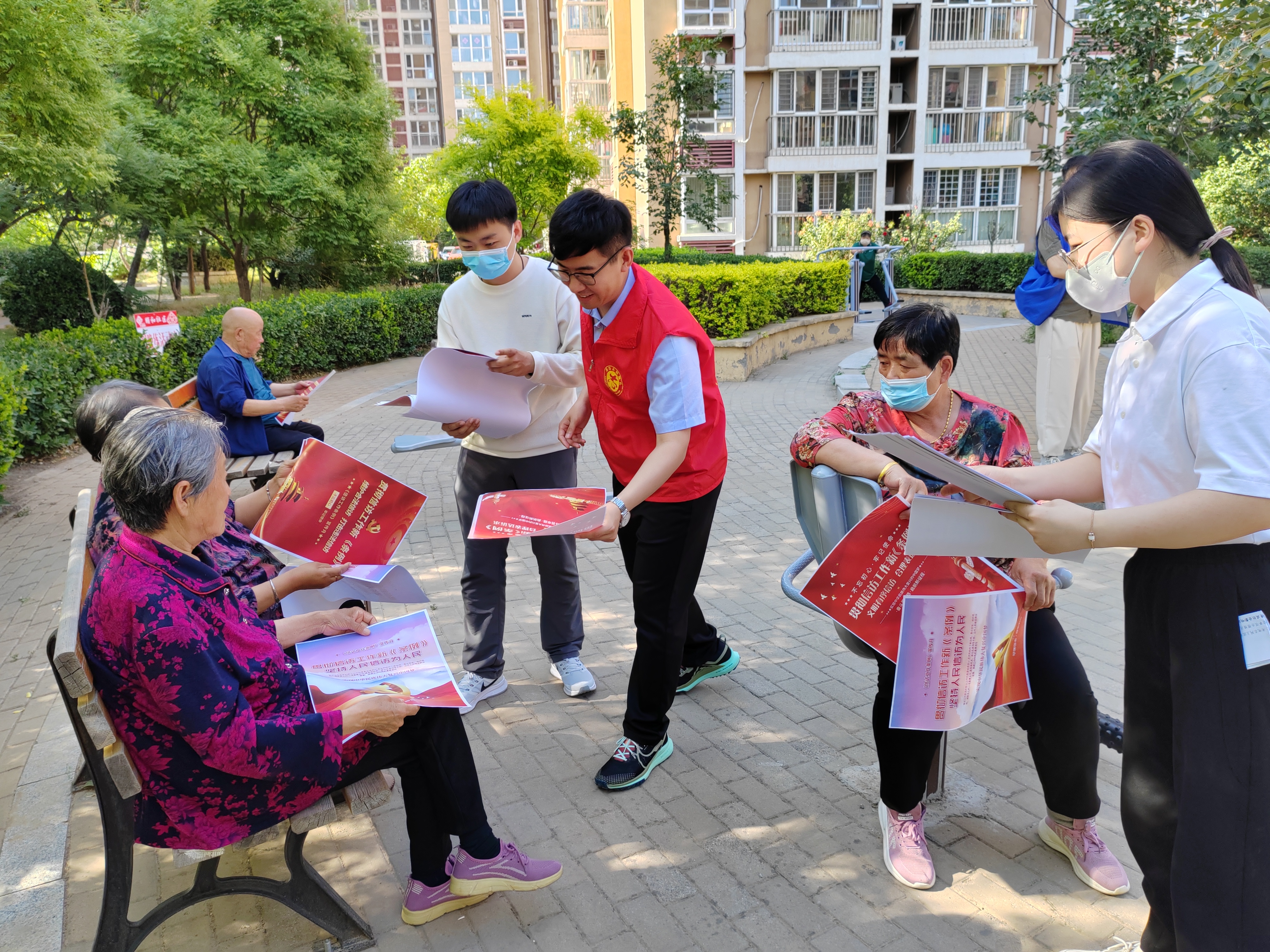 廊坊地區聯合黨支部走進社區開展《信訪工作條例》實施一周年主題宣傳活動