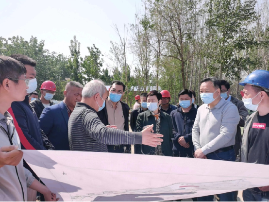水利部海委黨組成員、一級巡視員戶作亮檢查永定河武清段應急搶險工程建設情況