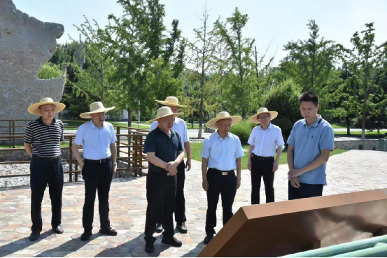 公司主要領導會見萬家寨水務控股集團有限公司黨委書記、董事長馮志君