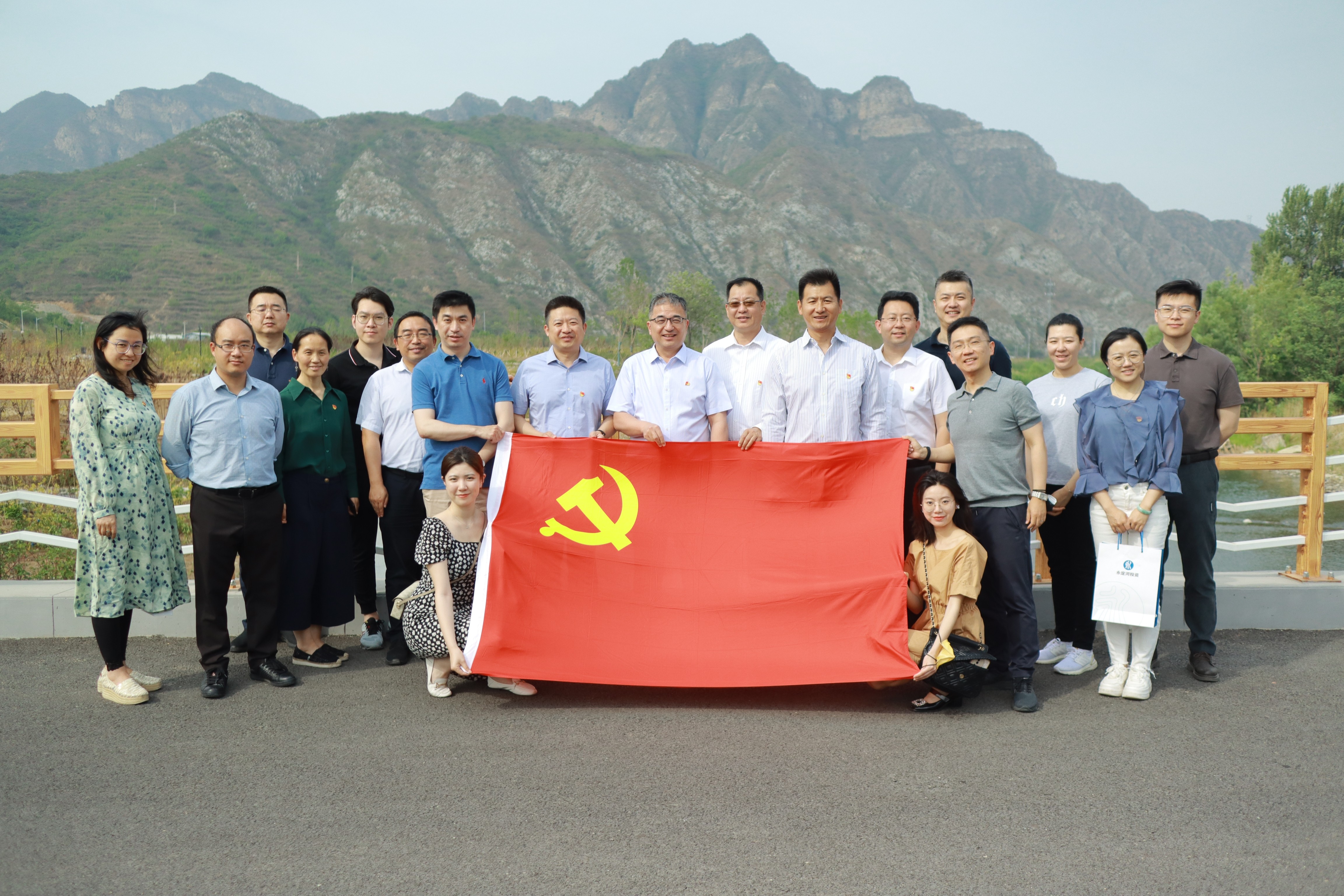 以實干擔當形成推動公司“兩個高質量”發展的強大動力——公司各黨支部扎實開展學習貫徹習近平新時代中國特色社會主義思想主題教育