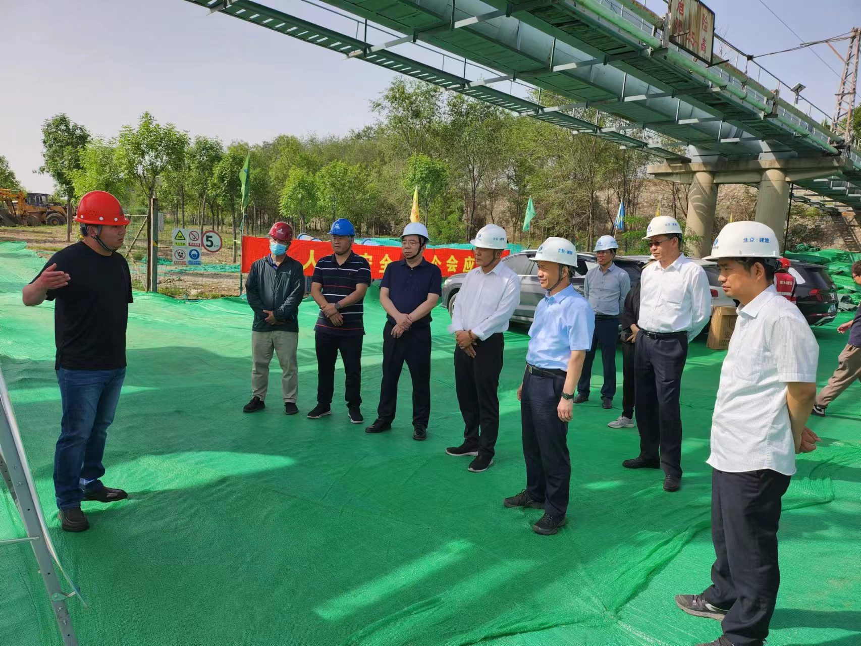 公司主要領導一行赴永定河下游平原段開展調研