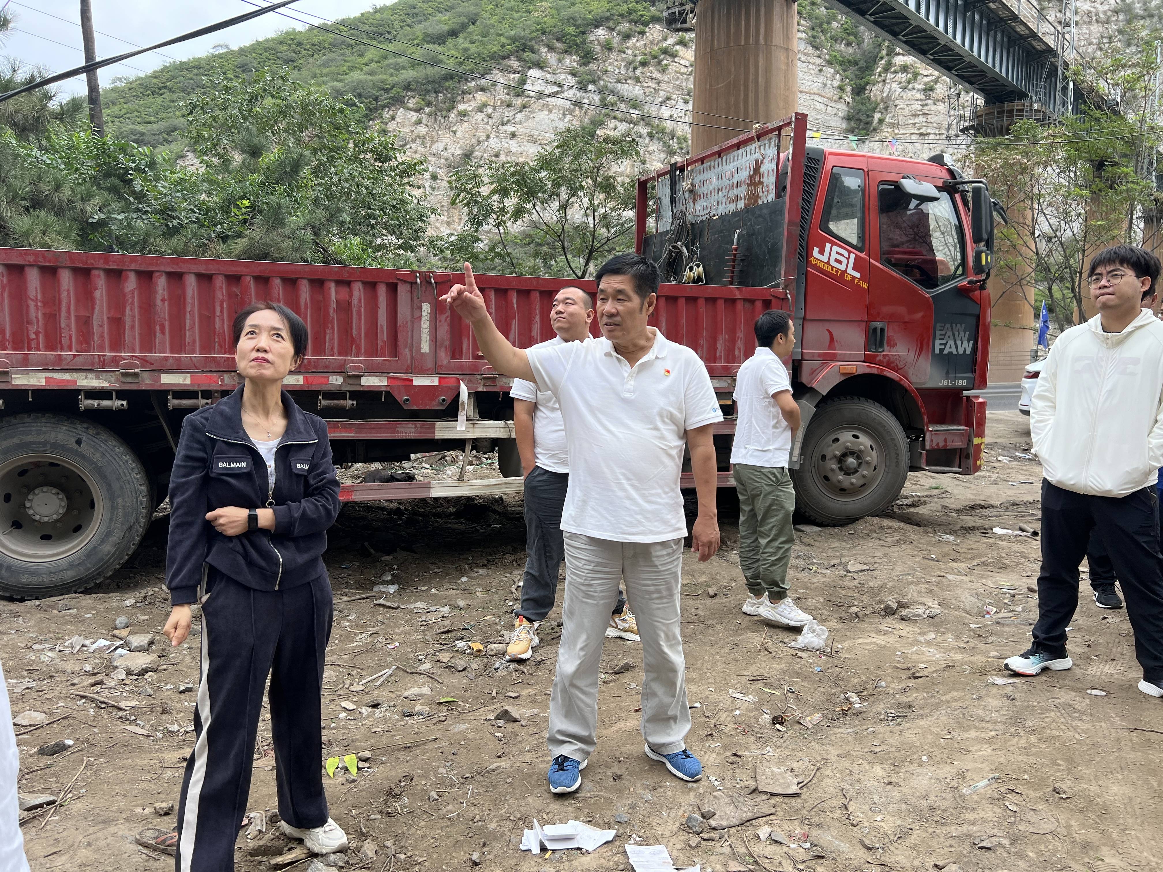 “重走英雄路 厚植永定情”——北京運營公司舉辦徒步挑戰賽