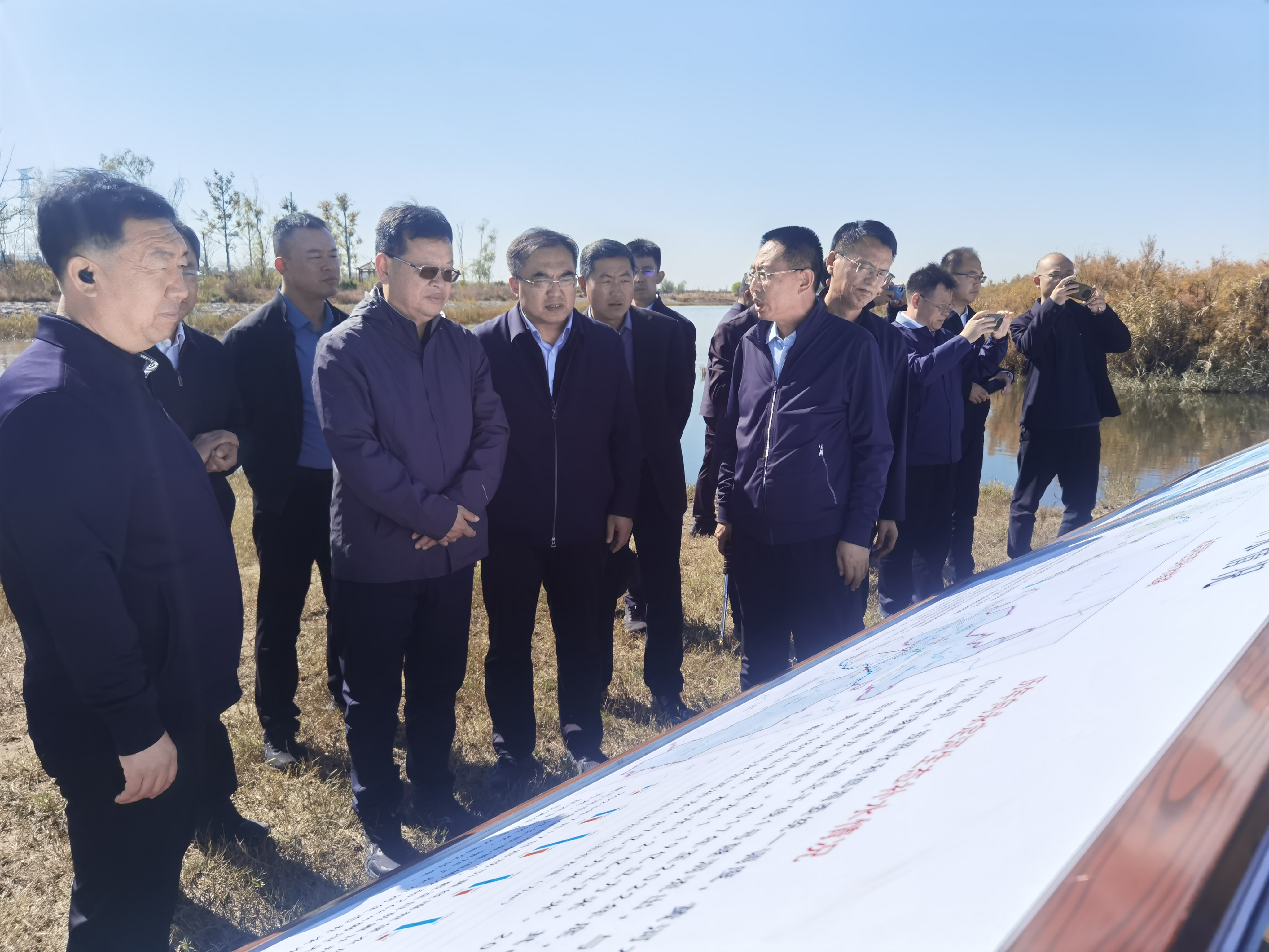 中國南水北調集團董事長蔣旭光調研桑干河大同縣段河道治理工程