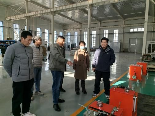 北京運營公司到設備廠家學習考察