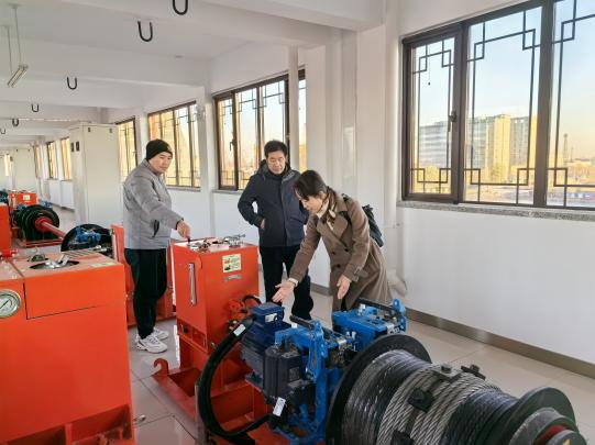 北京運營公司到設備廠家學習考察