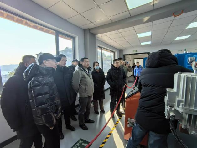 北京運營公司 | 永定河珠窩、落坡嶺水庫水毀修復工程項目部考察儲能式啟閉機應急操作器