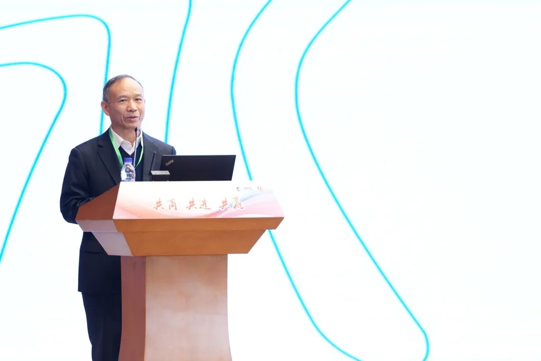 公司主要領導應邀出席中糧貿易成立十周年主題研討會并作演講