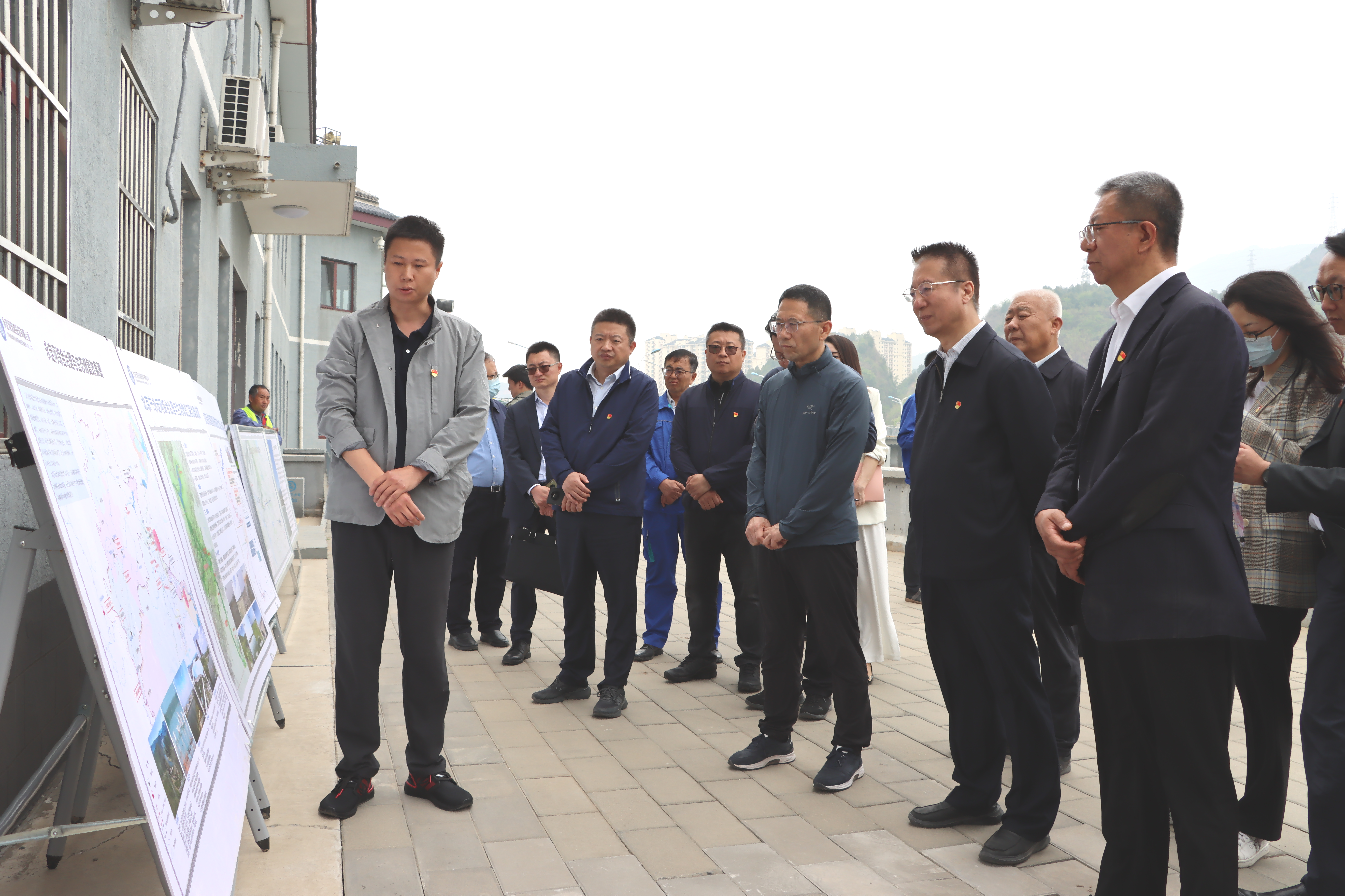 公司總部黨支部與國家開發銀行能源水利業務部黨支部聯合開展主題黨日活動