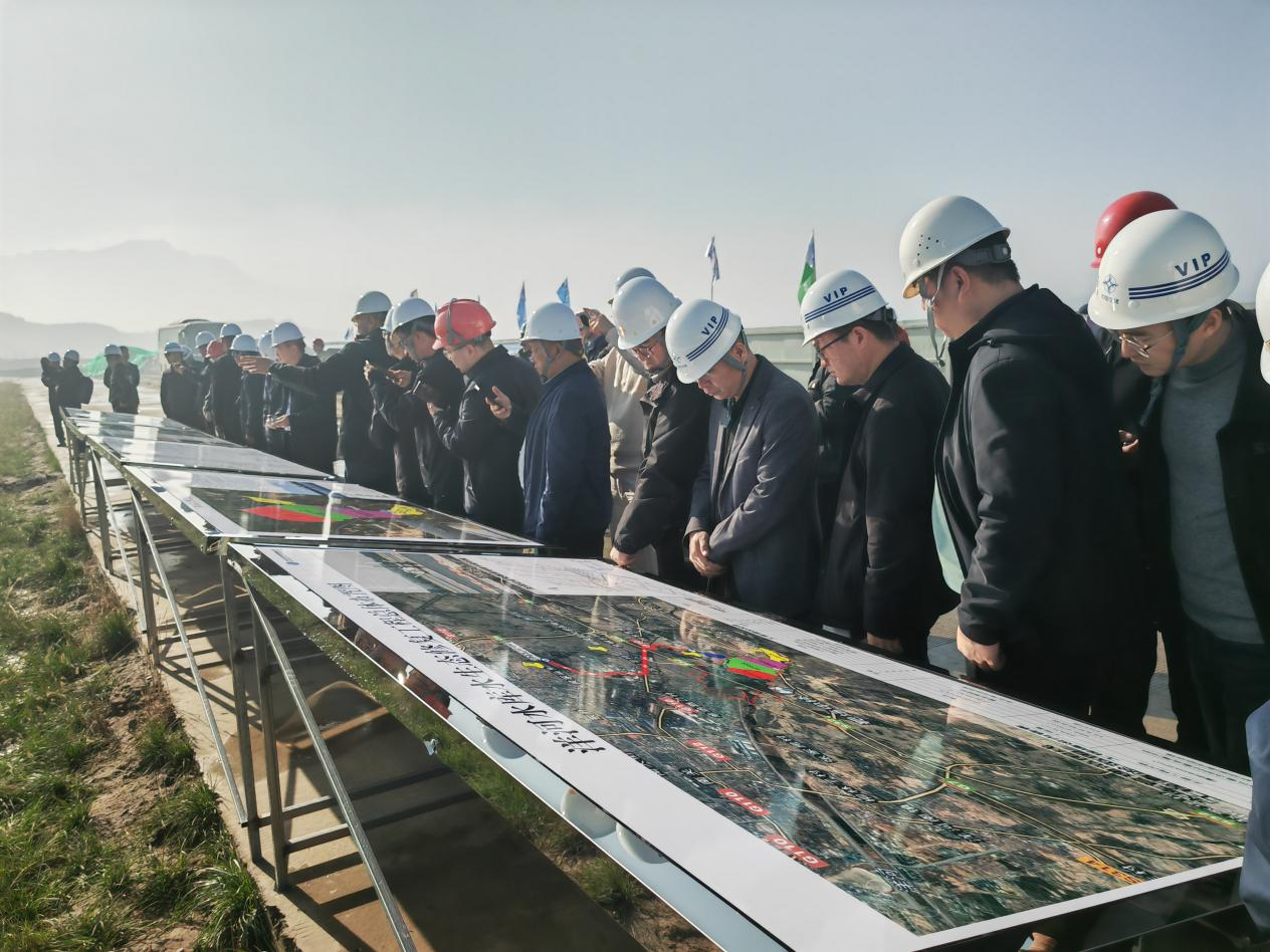 中國湖庫清淤與泥沙利用協同創新平臺一行參觀考察官廳水庫清淤試點工程和洋河水庫水生態修復工程