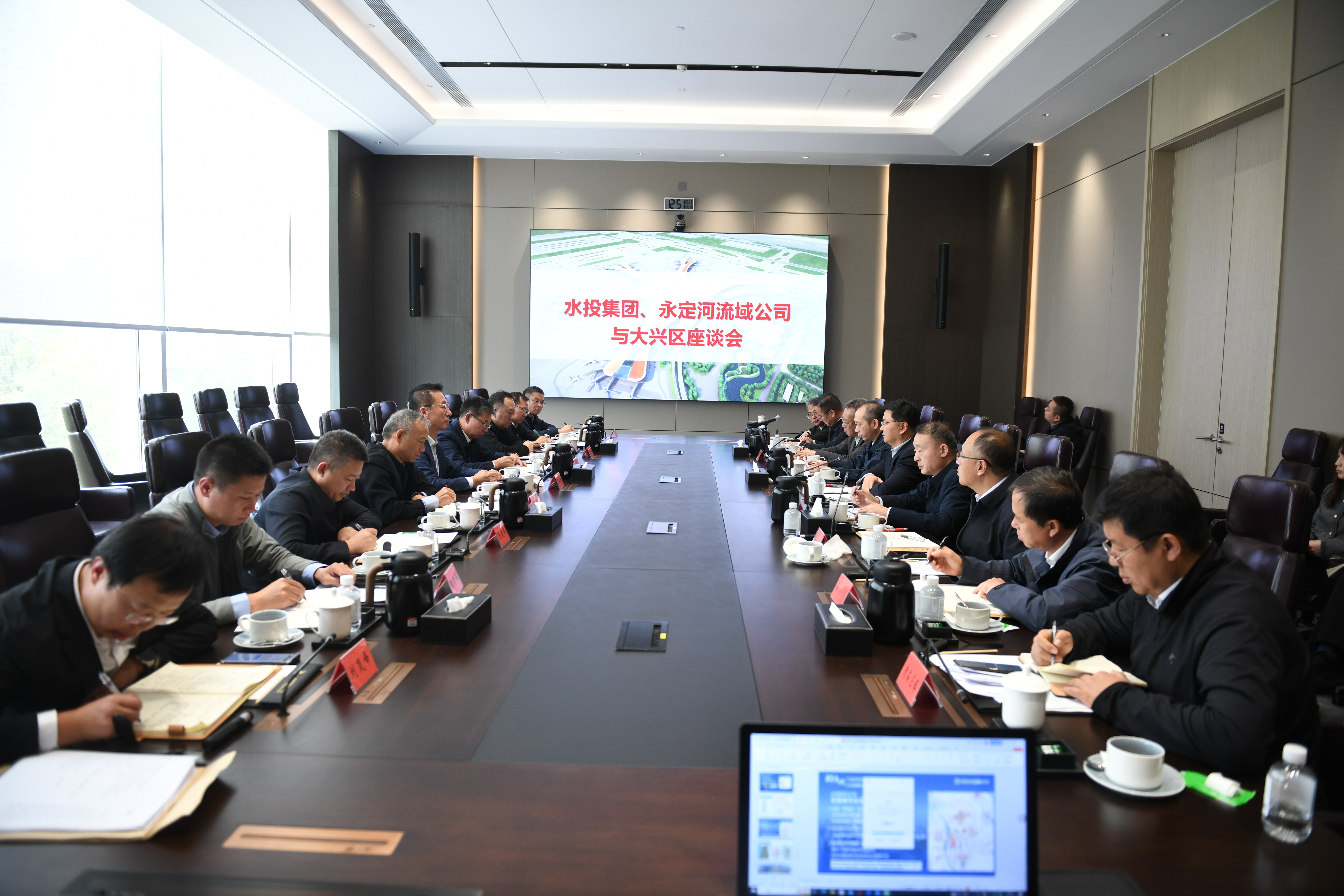 公司主要領導拜會大興區委書記初軍威